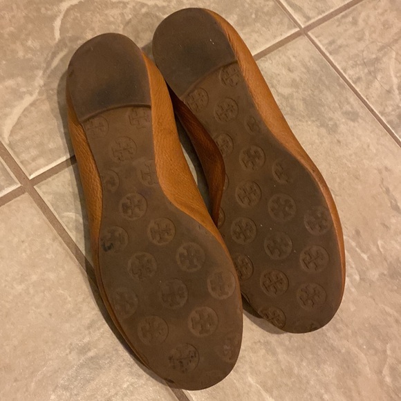 Tory burch reva tan color shoes size 8 1/2 - Picture 5 of 5